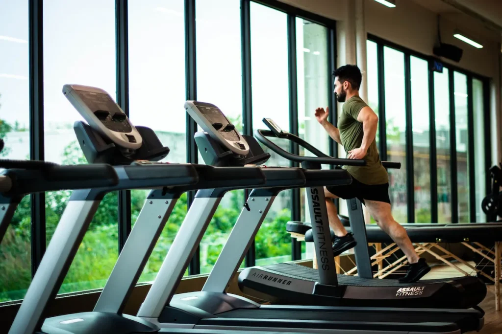 Gordura Abdominal: Cardio ou Musculação? Veja Quais Exercícios Ajudam a Reduzir a Barriga
